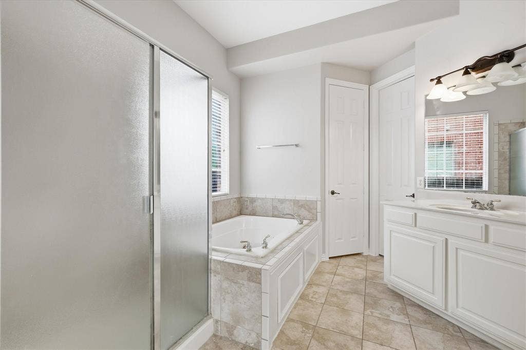2220 New College Lane, Plano, TX 75025 2220 New College Lane, Plano, TX 75025