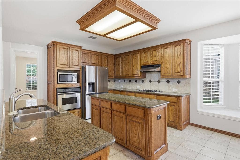 2220 New College Lane, Plano, TX 75025 2220 New College Lane, Plano, TX 75025