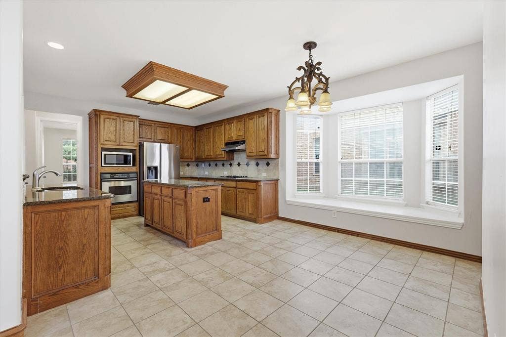 2220 New College Lane, Plano, TX 75025 2220 New College Lane, Plano, TX 75025