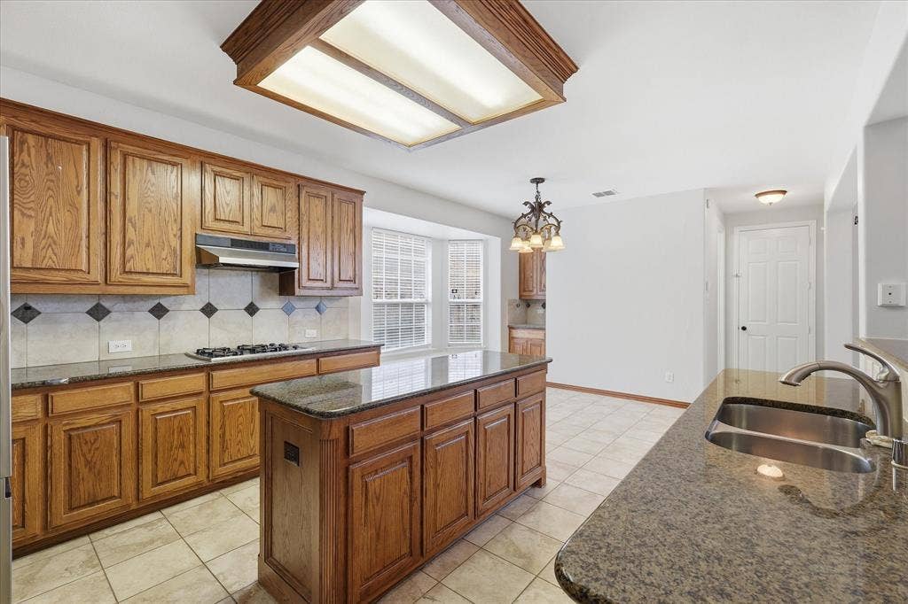 2220 New College Lane, Plano, TX 75025 2220 New College Lane, Plano, TX 75025