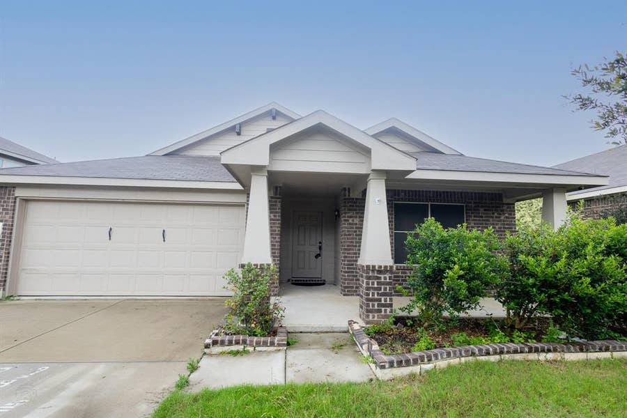 Property photo for 6249 Topsail Drive, Fort Worth, TX