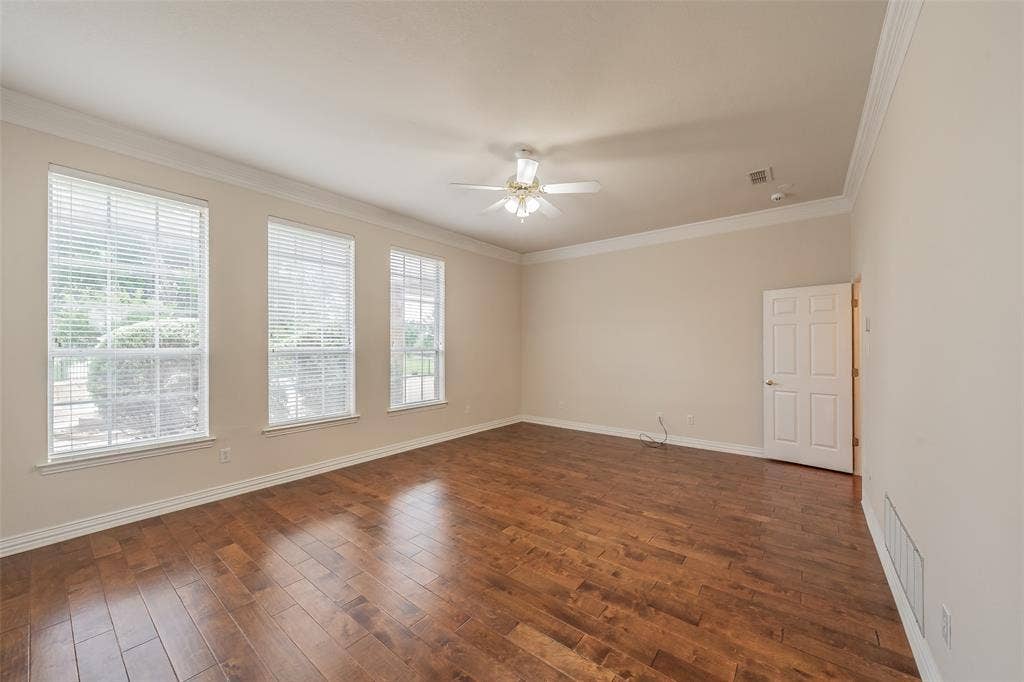 1049 Van Zandt Court, Haslet, TX 76052