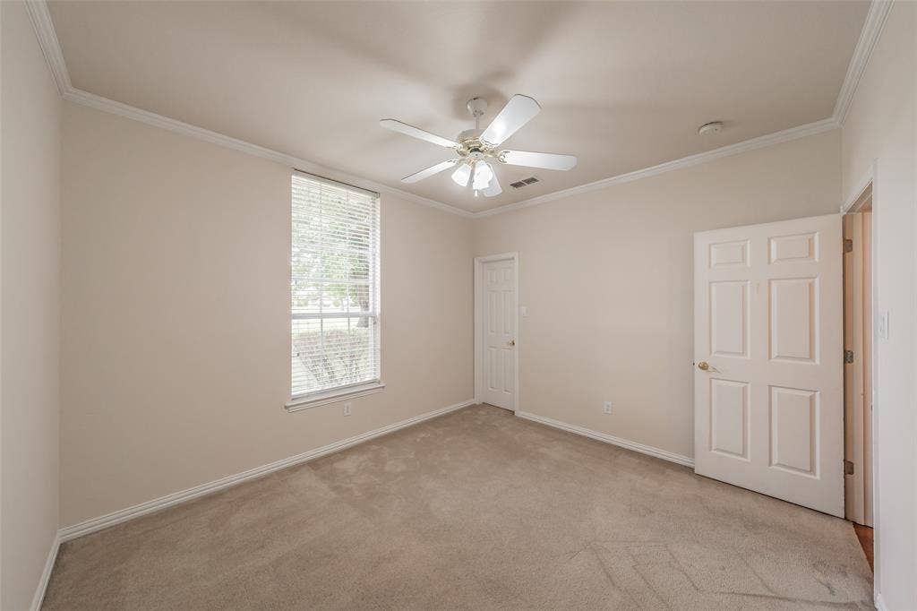 1049 Van Zandt Court, Haslet, TX 76052
