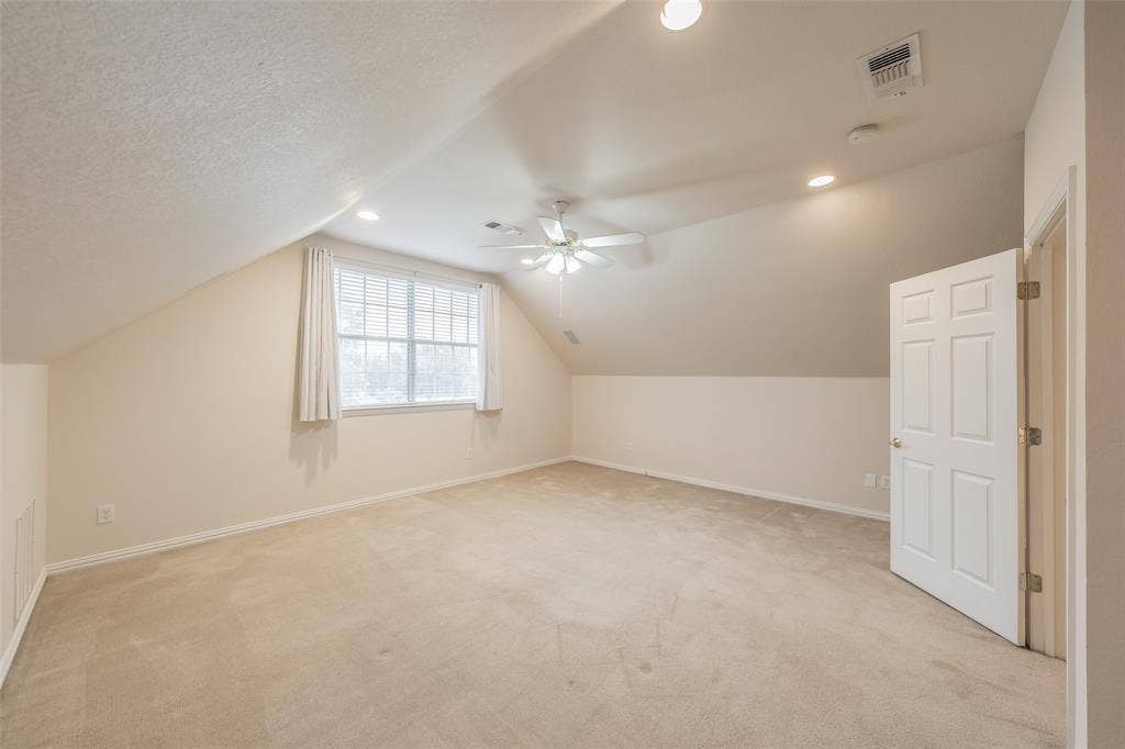 1049 Van Zandt Court, Haslet, TX 76052
