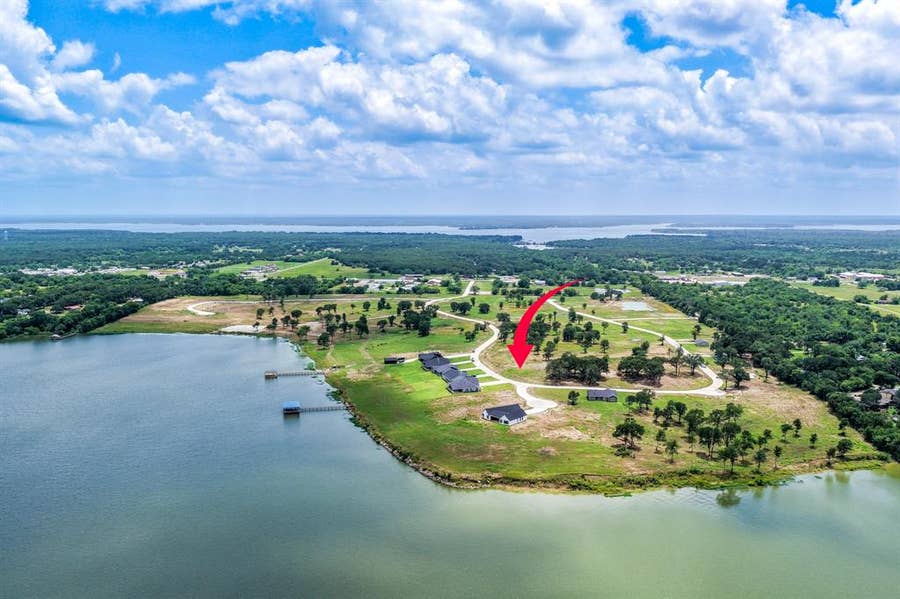 Property photo for 250 Caro, West Tawakoni, TX