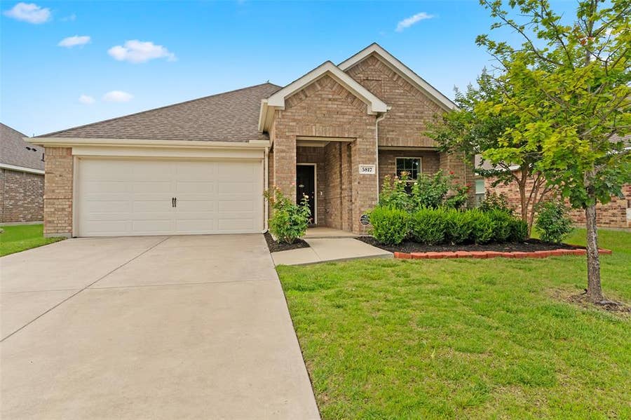 Property photo for 5817 Melville Lane, Forney, TX