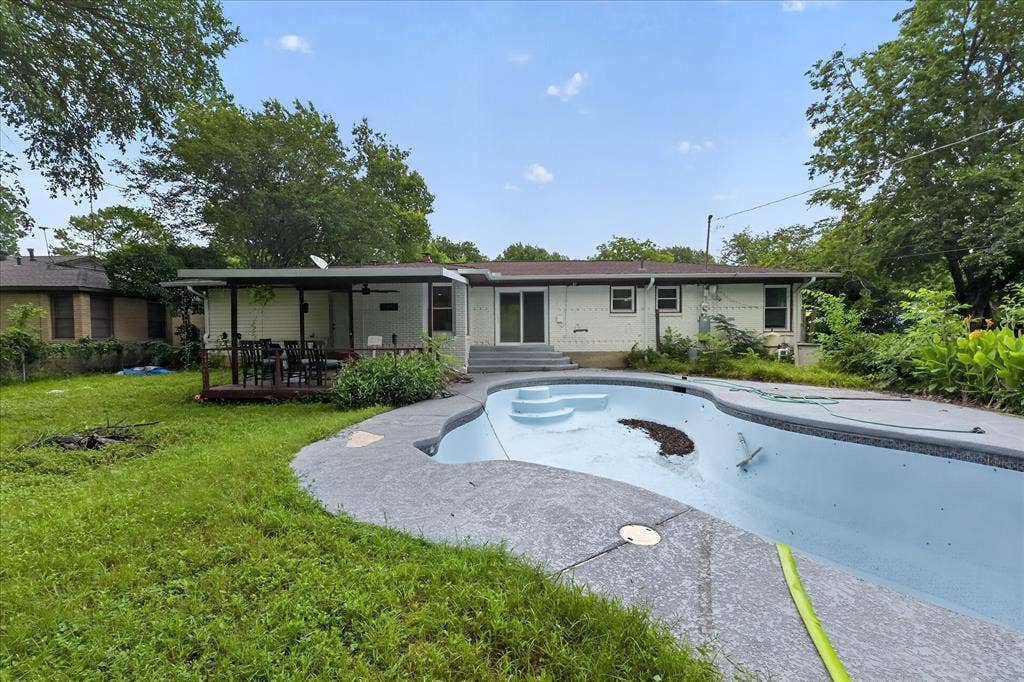 2833 Scruggs Park Drive, Richland Hills, TX 76118 2833 Scruggs Park Drive, Richland Hills, TX 76118