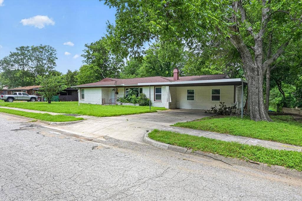 2833 Scruggs Park Drive, Richland Hills, TX 76118 2833 Scruggs Park Drive, Richland Hills, TX 76118