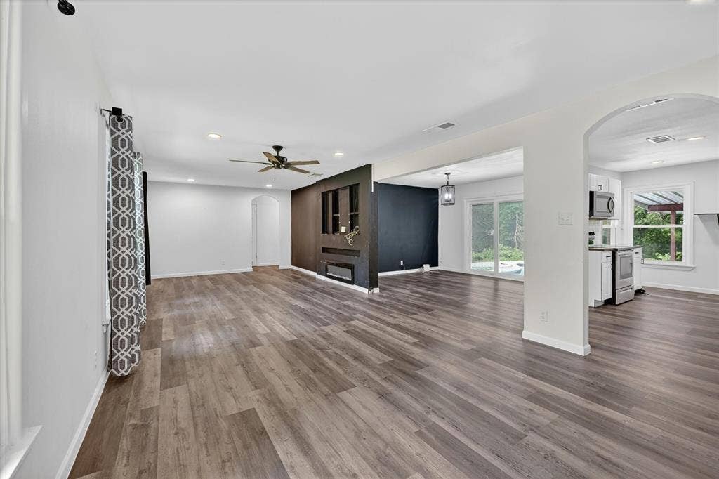 2833 Scruggs Park Drive, Richland Hills, TX 76118 2833 Scruggs Park Drive, Richland Hills, TX 76118
