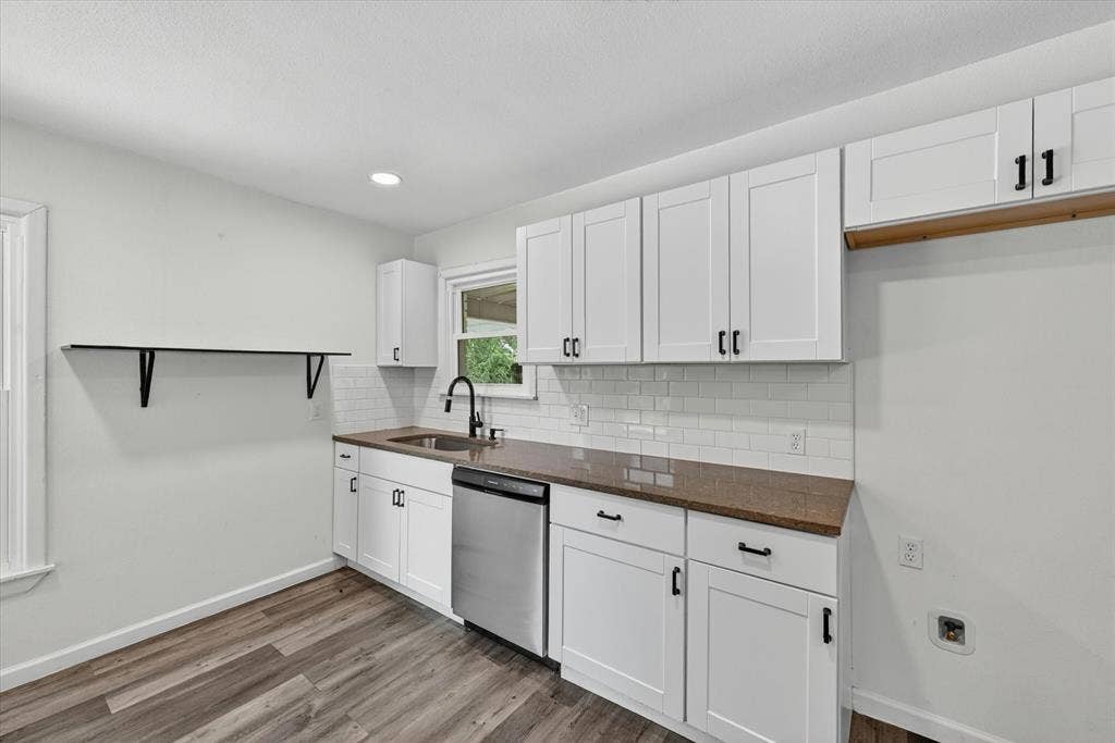 2833 Scruggs Park Drive, Richland Hills, TX 76118 2833 Scruggs Park Drive, Richland Hills, TX 76118