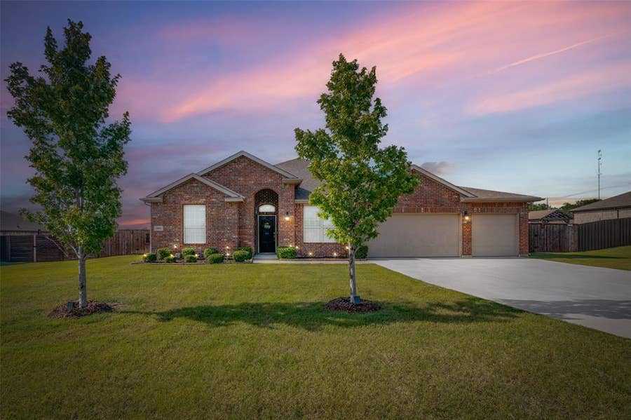 Property photo for 304 Amber Lane, Nevada, TX