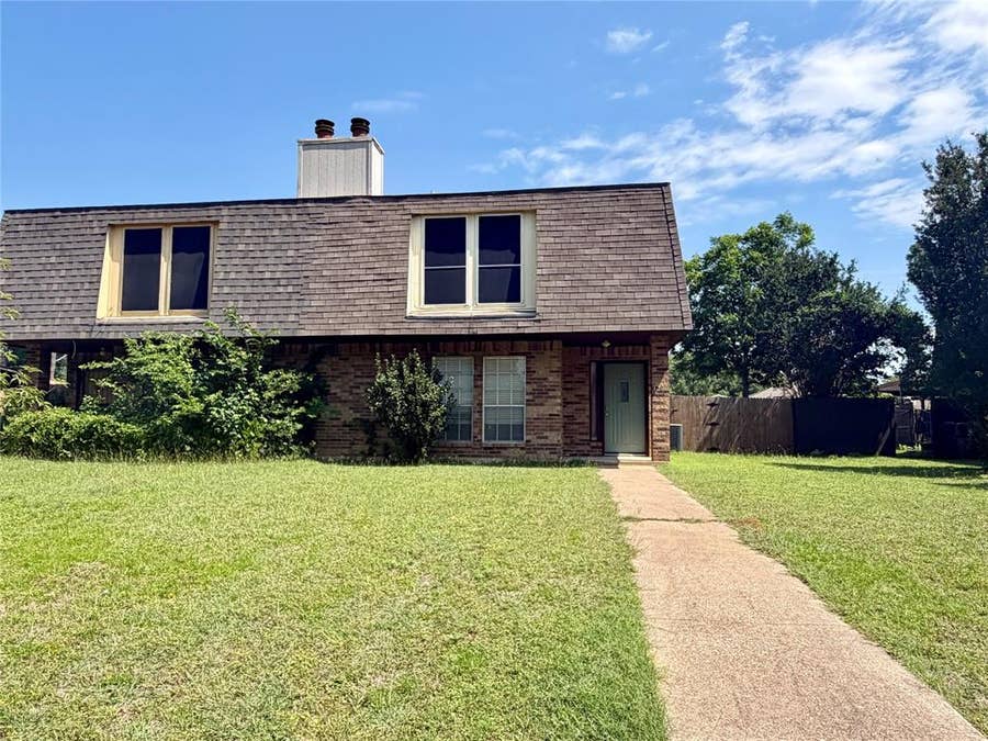 Property photo for 1301 Lovell Drive, Arlington, TX