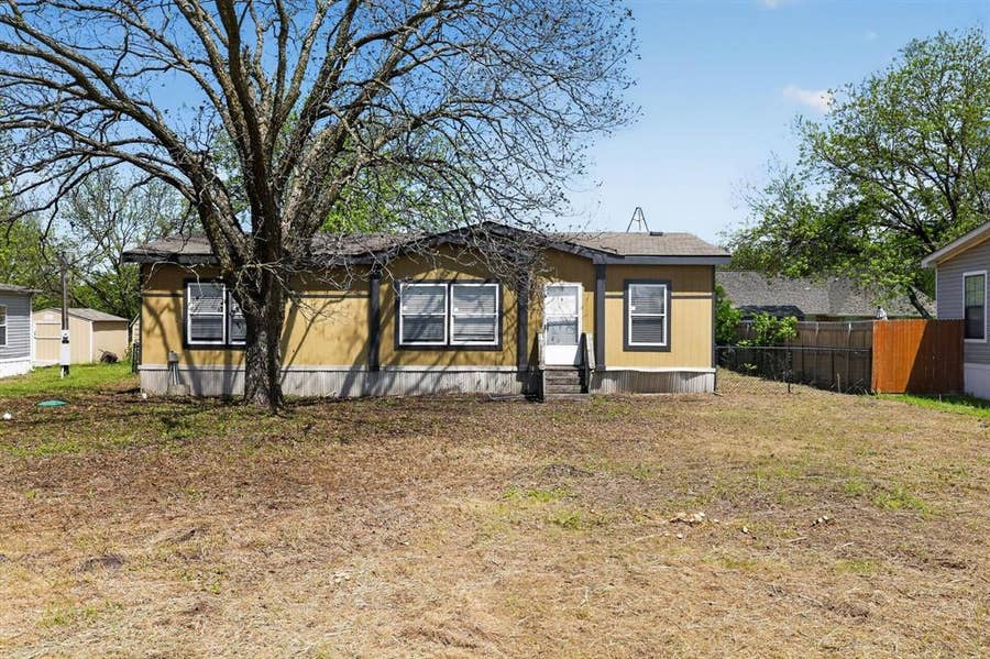 Property photo for 12629 County Road 1054, Farmersville, TX