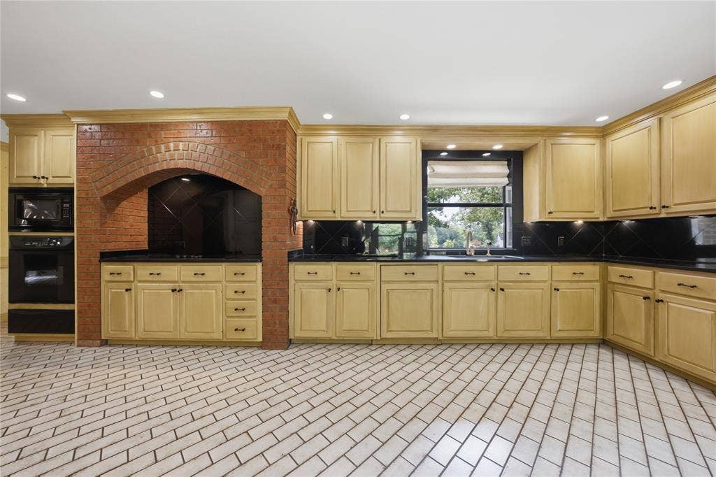 112 Willowbrook Drive, Athens, TX 75751 112 Willowbrook Drive, Athens, TX 75751