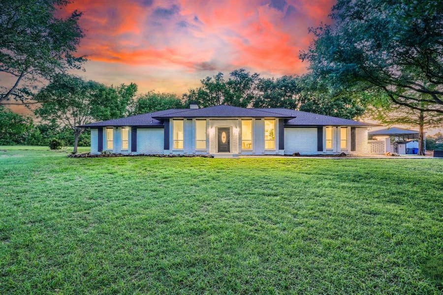 Property photo for 931 Meadow Drive, Rockwall, TX