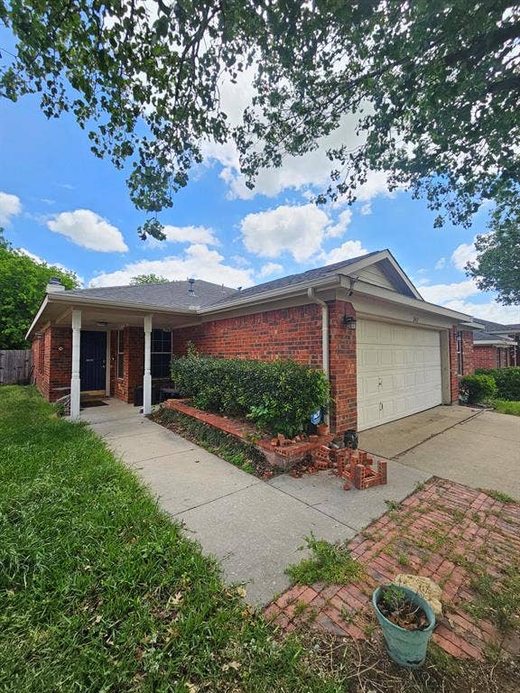 Property photo for 2417 Ensenada Lane, Fort Worth, TX