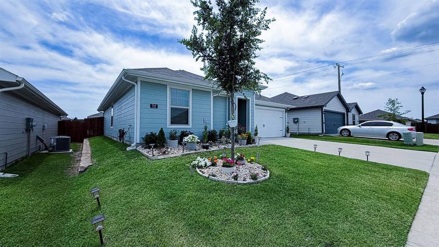 Property photo for 702 Sunlight Loop, Princeton, TX