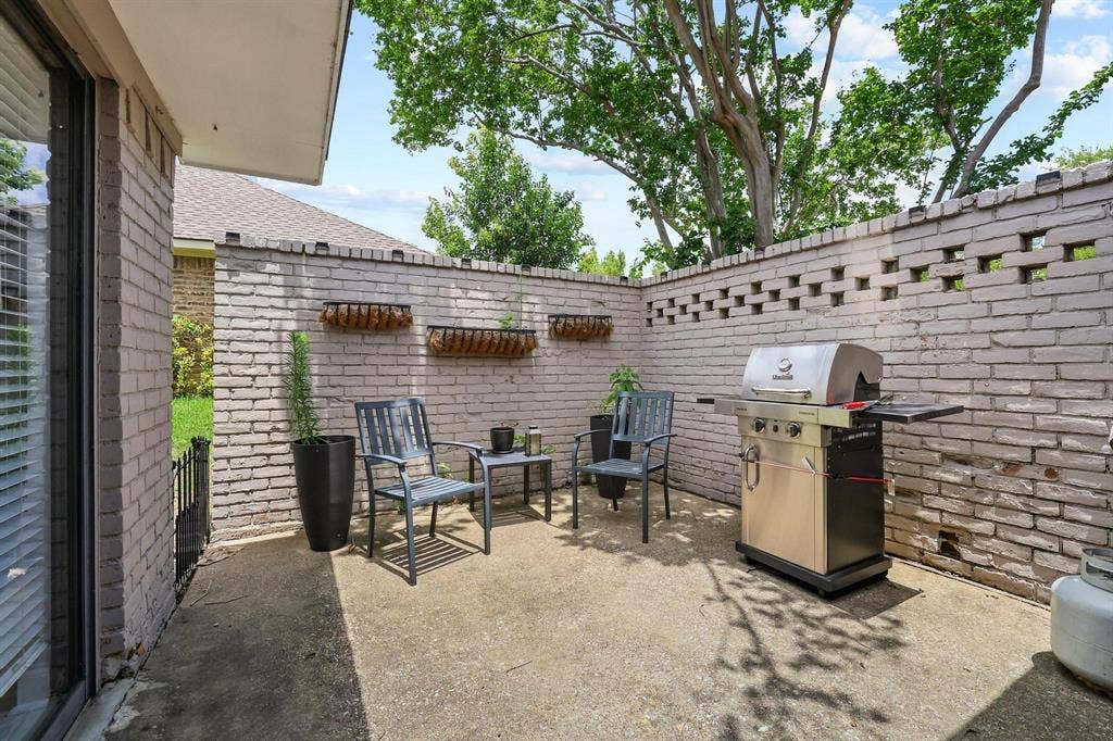 1925 Country Club Drive, Plano, TX 75074 1925 Country Club Drive, Plano, TX 75074