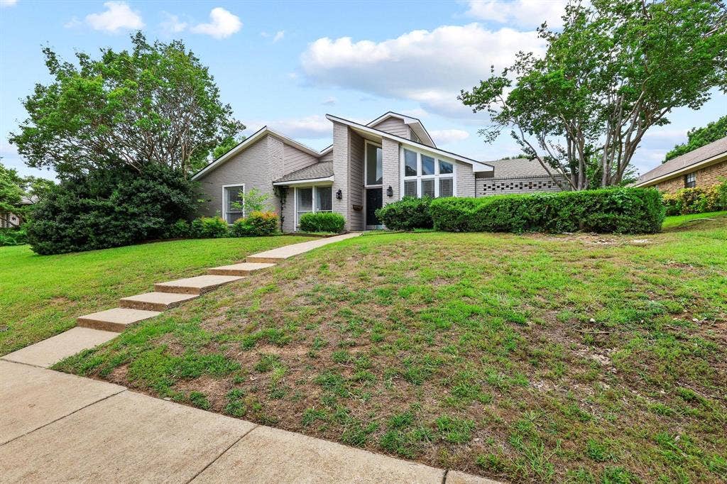 1925 Country Club Drive, Plano, TX 75074 1925 Country Club Drive, Plano, TX 75074
