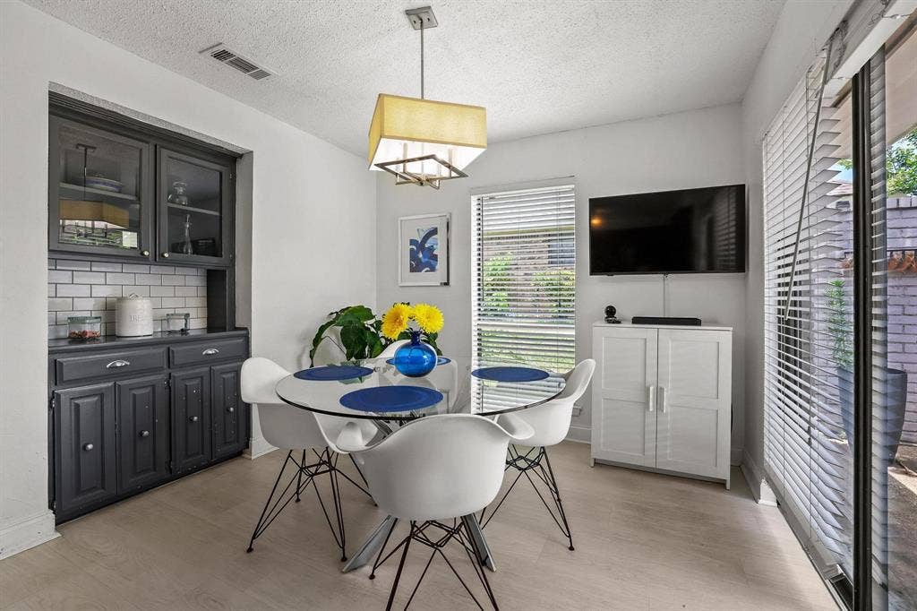 1925 Country Club Drive, Plano, TX 75074 1925 Country Club Drive, Plano, TX 75074