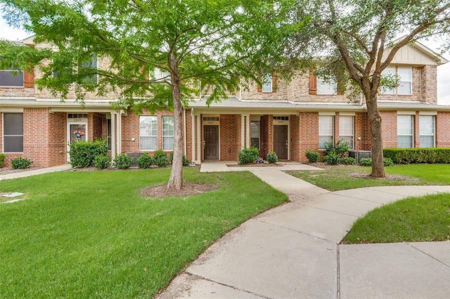 Property photo for 2207 Biscayne Park Lane, Grand Prairie, TX