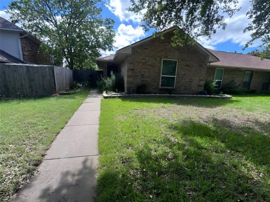 Property photo for 1613 Crescent Lane, Duncanville, TX