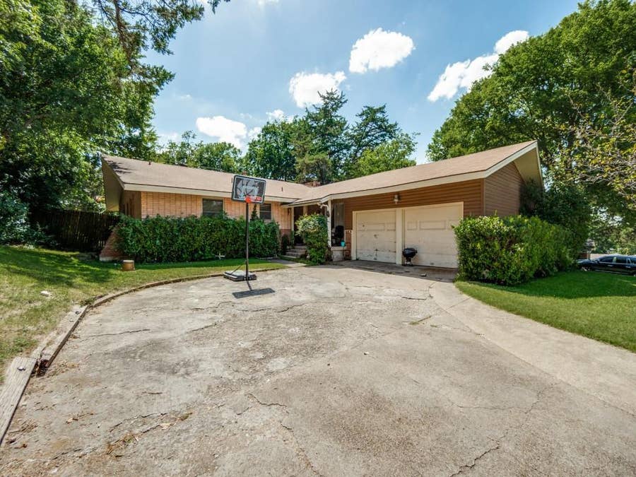 Property photo for 5511 Singing Hills Drive, Dallas, TX