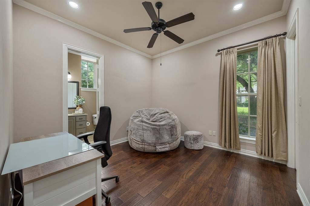 1915 Stonegate Valley Drive, Tyler, TX 75703 Spacious room featuring wood flooring, recessed lighting, a ceiling fan, and crown molding