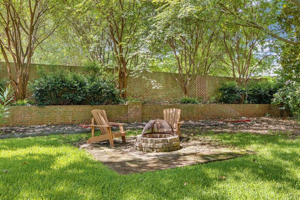 1915 Stonegate Valley Drive, Tyler, TX 75703 Firepit area