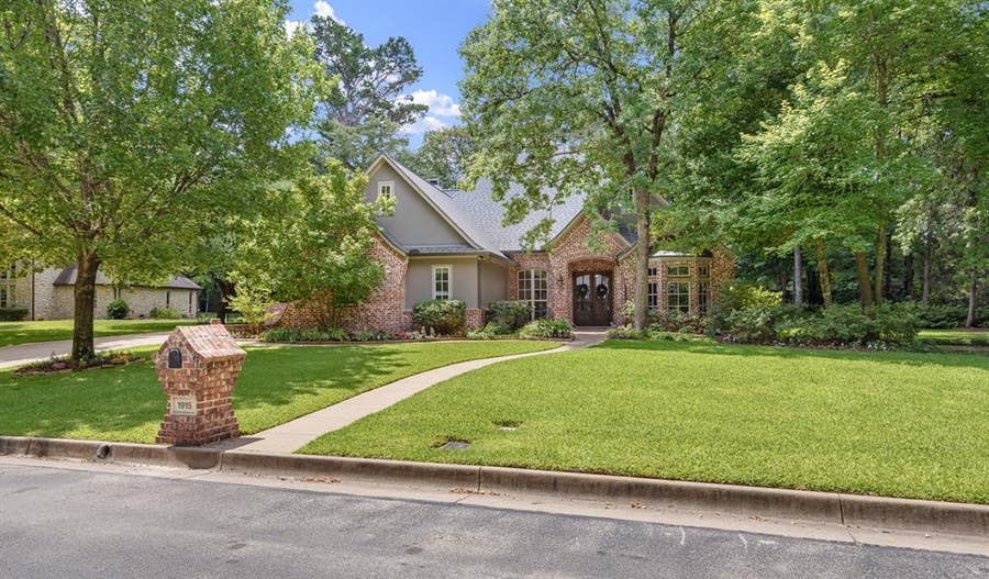 Property photo for 1915 Stonegate Valley Drive, Tyler, TX