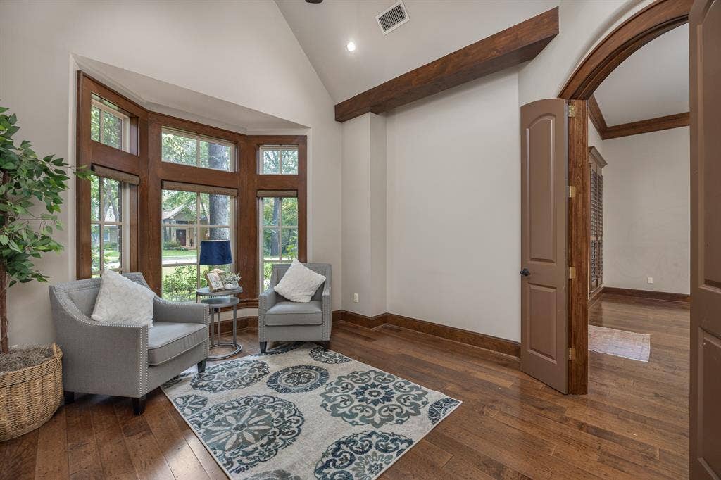 1915 Stonegate Valley Drive, Tyler, TX 75703 Flexible space featuring wood floor and bay window. Great for play room, second office or second living.