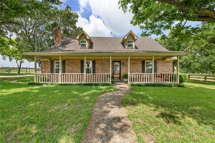 Property photo for 443 Rost Road, McGregor, TX