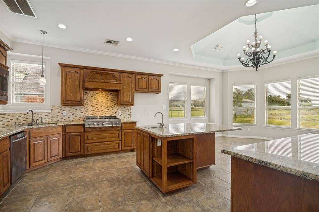 11070 Magic Lane, Forney, TX 75126 11070 Magic Lane, Forney, TX 75126