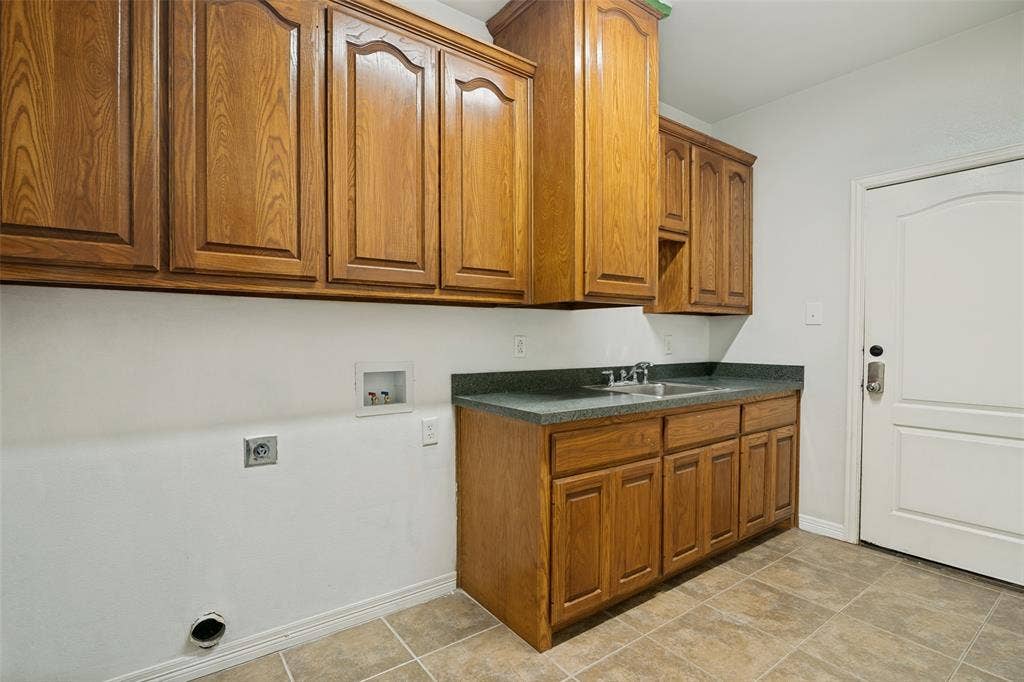 11070 Magic Lane, Forney, TX 75126 11070 Magic Lane, Forney, TX 75126