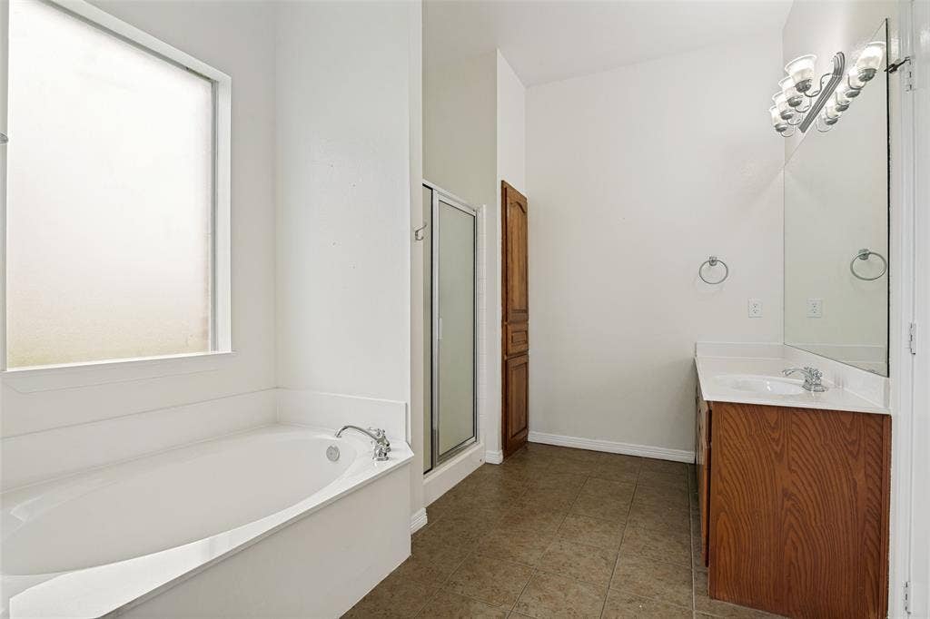 11070 Magic Lane, Forney, TX 75126 Second primary suite
