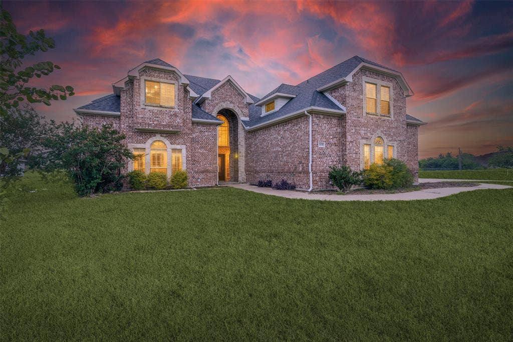 11070 Magic Lane, Forney, TX 75126 11070 Magic Lane, Forney, TX 75126
