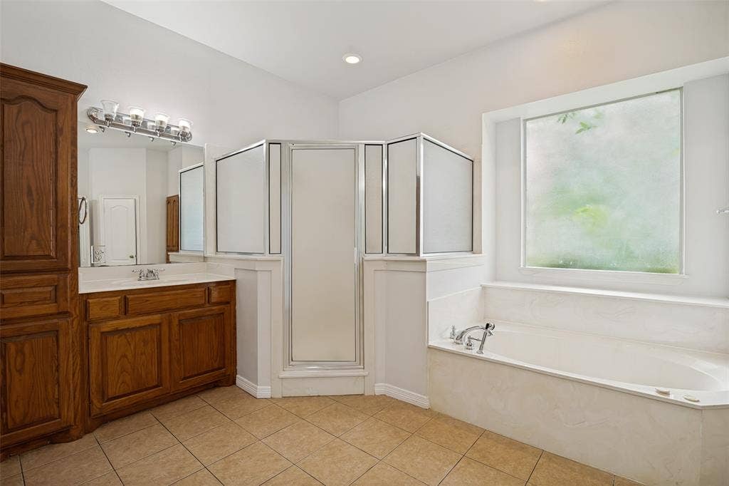 11070 Magic Lane, Forney, TX 75126 11070 Magic Lane, Forney, TX 75126