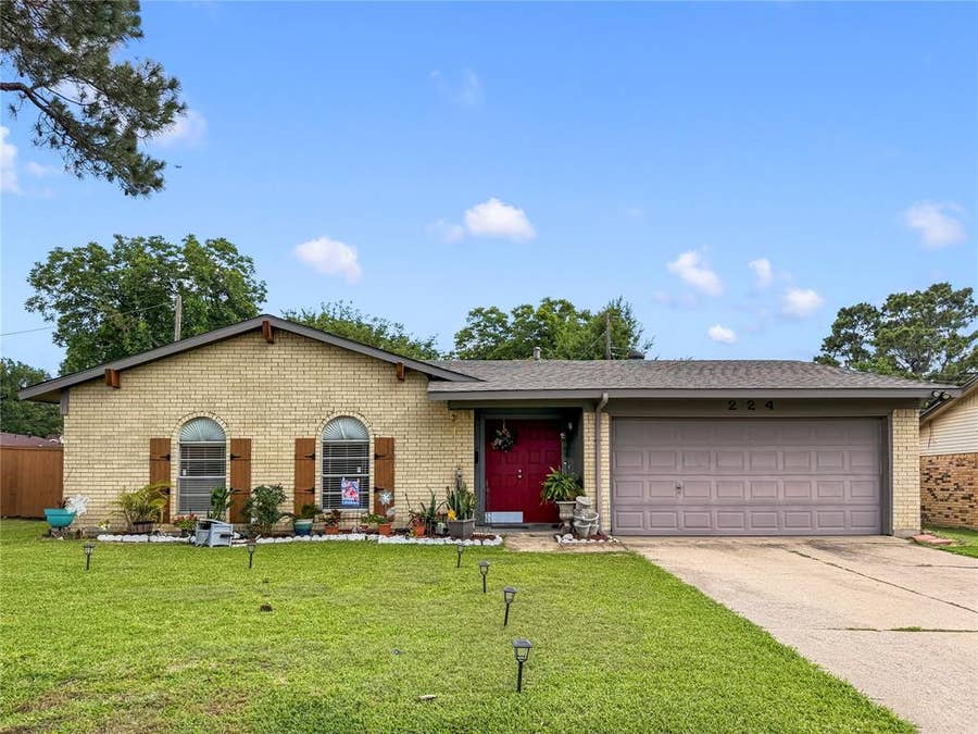 Property photo for 224 E Grubb Drive, Mesquite, TX