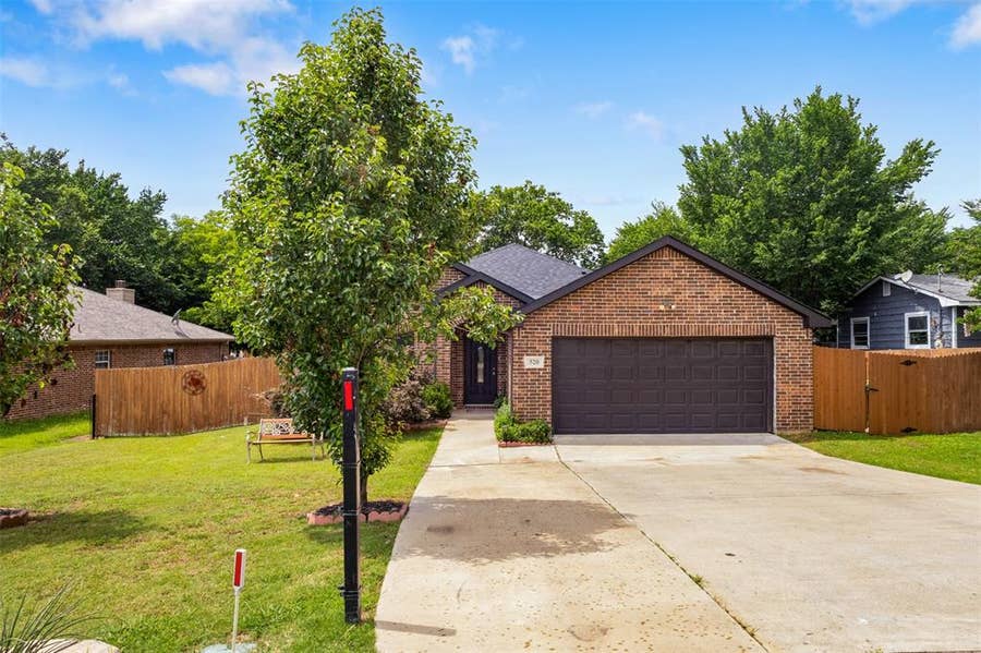 Property photo for 520 Stafford Drive, Seagoville, TX