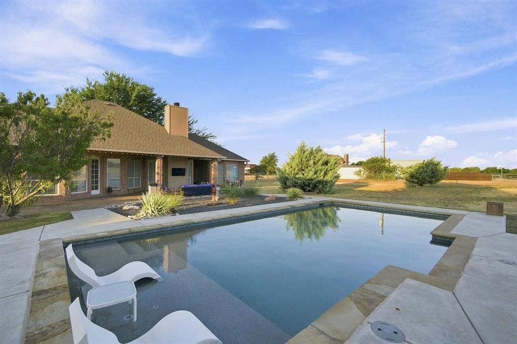 431 Mcalpin Road, Midlothian, TX 76065 431 Mcalpin Road, Midlothian, TX 76065
