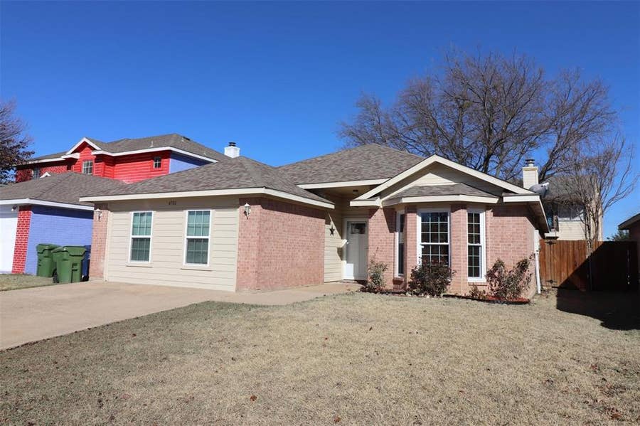 Property photo for 4702 Grovetree Lane, Garland, TX
