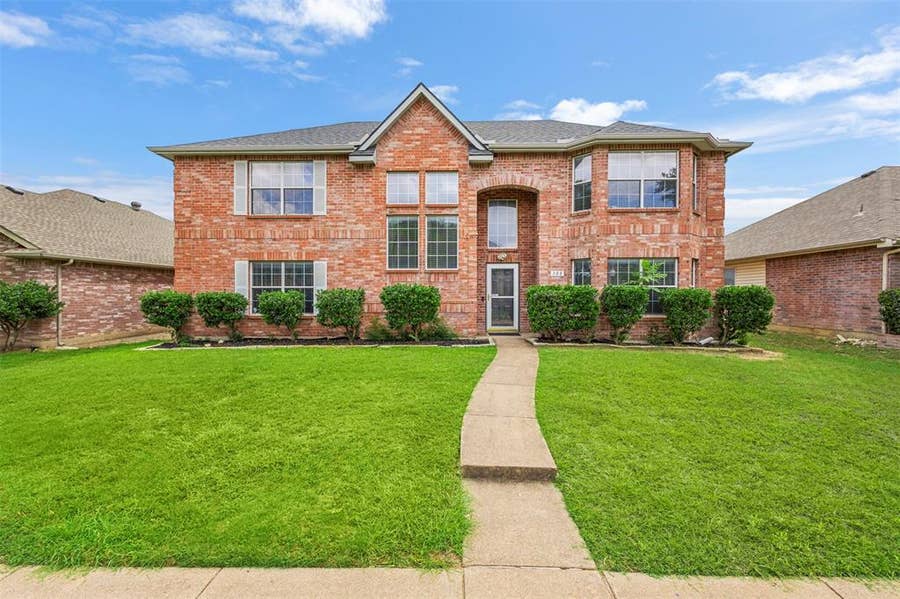Property photo for 308 Valley Ridge Drive, Red Oak, TX