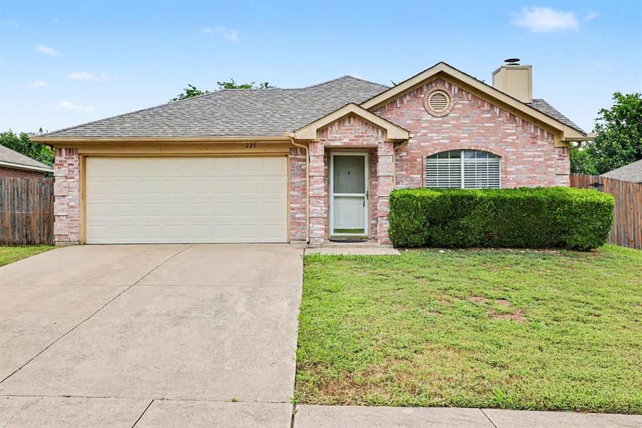 Property photo for 221 Los Angeles Drive, Glenn Heights, TX