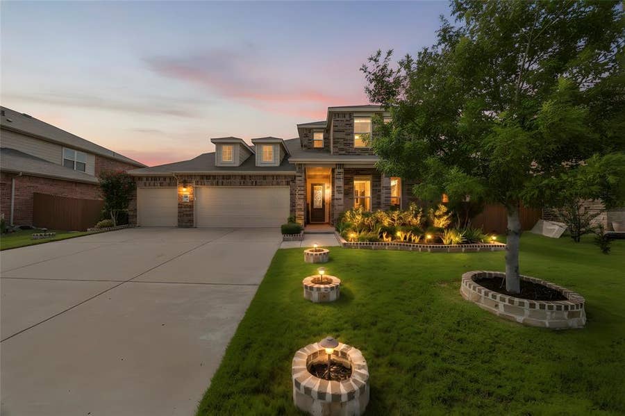 Property photo for 2009 Indigo Lane, Forney, TX