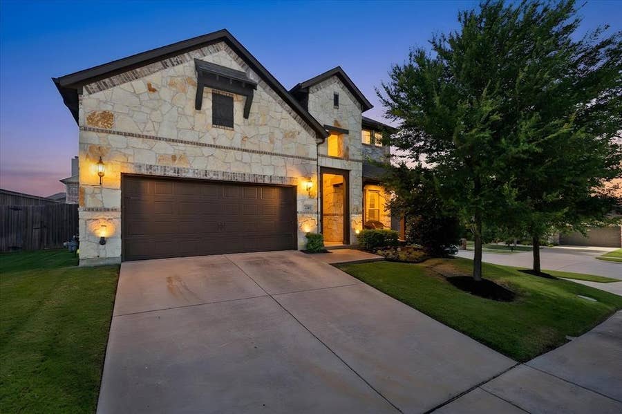 Property photo for 2202 Blue Harbor Way, Garland, TX