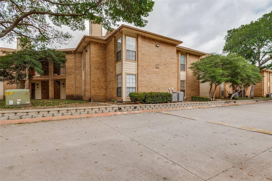 Property photo for 16301 Ledgemont Lane, #277, Addison, TX