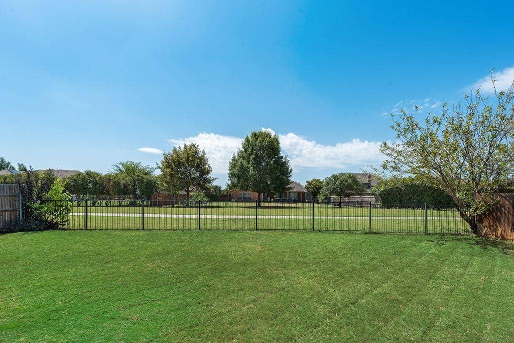 13708 Trail Break Drive, Fort Worth, TX 76052