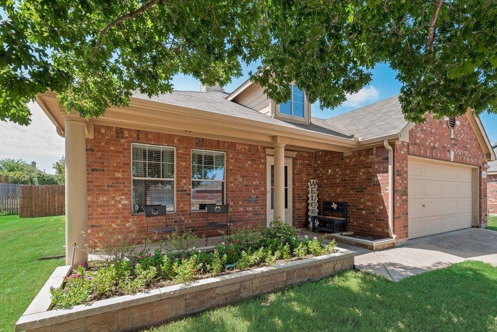 13708 Trail Break Drive, Fort Worth, TX 76052