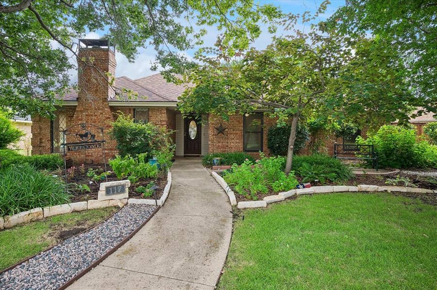 Property photo for 117 Meadowglen Circle, Coppell, TX