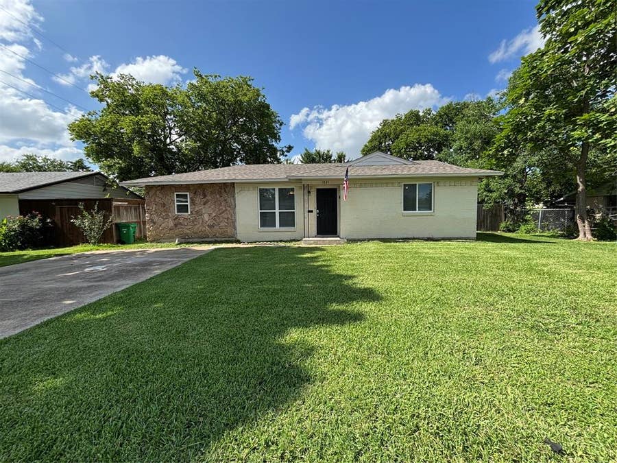 Property photo for 1821 Sandy Lane, Mesquite, TX